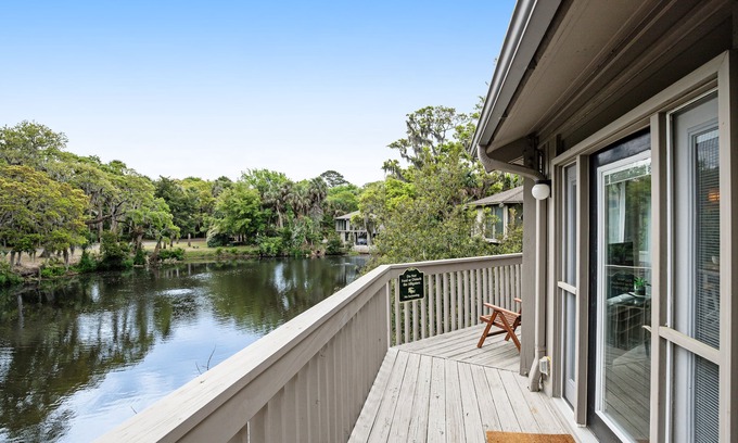 Seabrook Island Cottage | Lakefront home with lagoon view, deck & AC - close to beach, golf, & pools