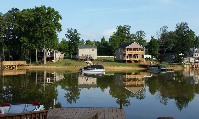Southmont House | Lakefront Home W/large Level Lot, Dock, Open Floor Plan-Totally Remodeled!