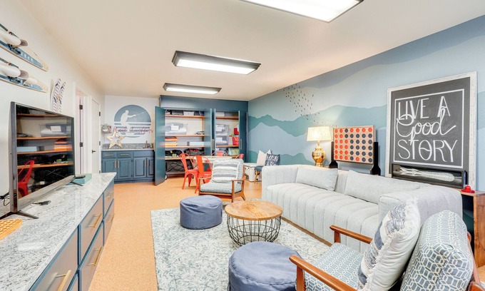 Grove House | Lakefront Home w/Private Dock in Grove