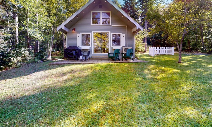 Searsmont Cottage | Lakefront home with private dock - lake views & full kitchen - dog-friendly