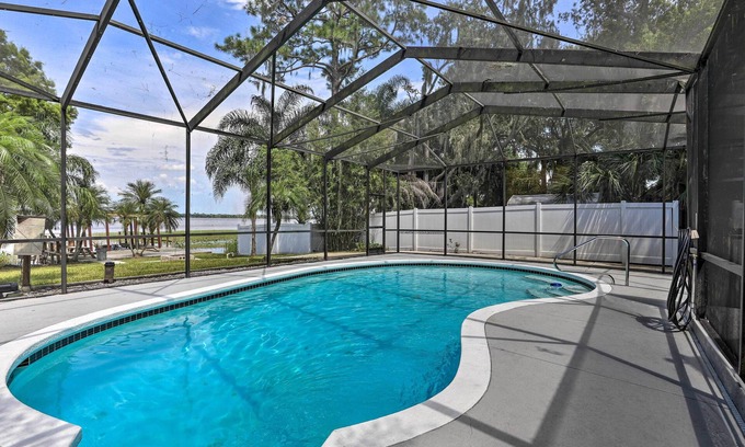 Haines City House | Lakefront House with Kayaks + Fishing Poles!