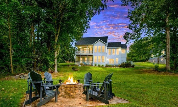 Mineral House | Lakefront Lake Anna, Boat Dock, Hot Tub, Deck View