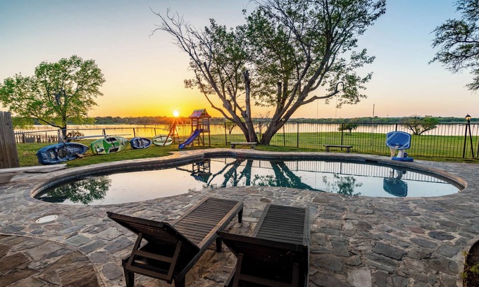 Rowlett House | Lakefront Luxe 5BR 2Bath Home with Pool & Hot Tub