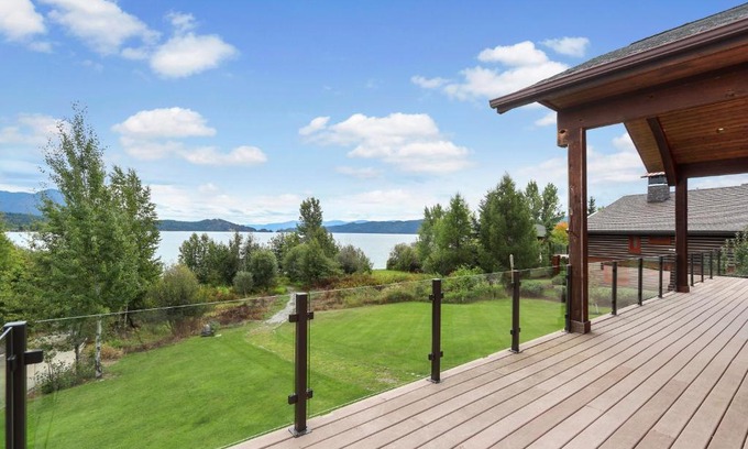 Sandpoint House | Lakefront Luxury