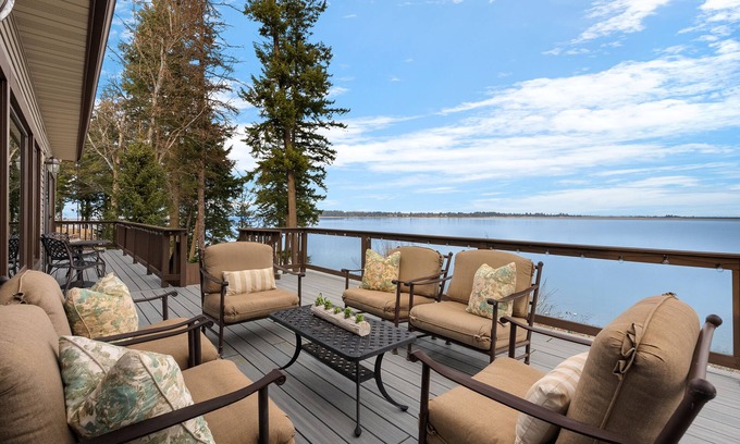 Sandpoint House | Lakefront Luxury, your own private beach & dock and close to Sandpoint