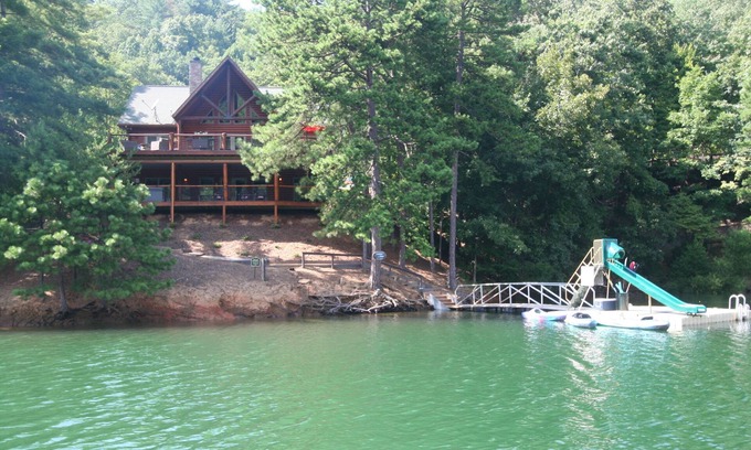 Robbinsville House | Lakefront-magnificent views, cozy, spacious, w year-round amenities-all agesnnn