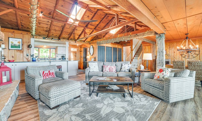 Cadillac Cottage | Lakefront Michigan Cottage w/Grill, Dock & Kayaks
