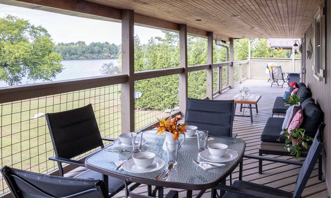 Decatur House | Lakefront Oasis:Big Back Porch, Private Pool & Hot Tub! All on Lake Chickamauga