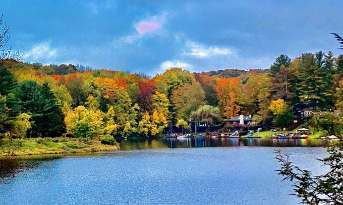 Hamlin Ski Chalet | Lakefront Oasis: Private Dock, Kayaks, Canoe, Pedal & Paddle Boat @the Hideout