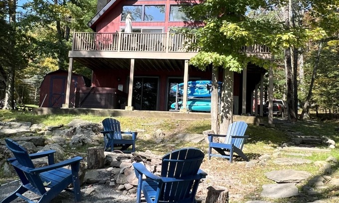 Lakeville Ski Chalet | Lakefront on Wallenpaupack with Hot Tub - Pet Friendly
