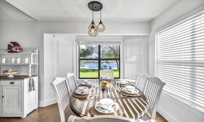 Marble Falls House | Lakefront Paradise With Firepit