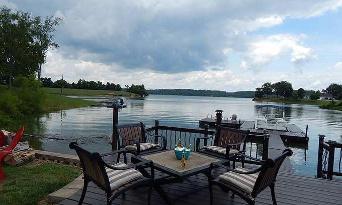 Dandridge Cabin | Lakefront Private Pool Dock