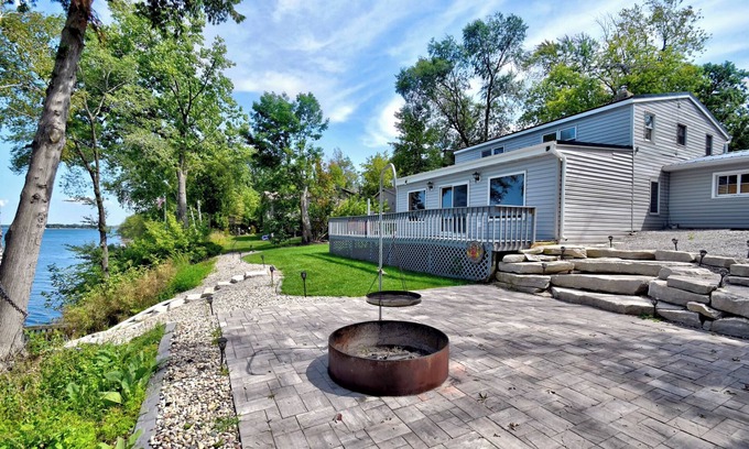 Little Sturgeon House | Lakefront property