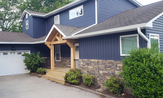 La Follette House | Lakefront-renovated,Dock and boat slip, No-wake zone, Fire pit, Fiber-optic WiFi
