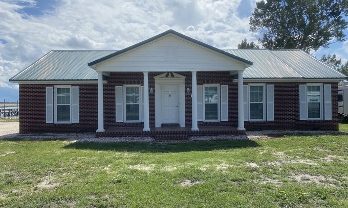 Manning House | Lakefront Retreat At Randolphs Landing