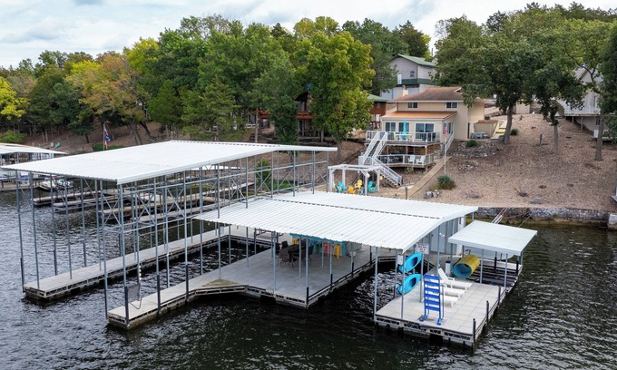 Gravois Mills House | Lakefront Tiki Bar Hot tub Large Dock Firepit Sleeps14