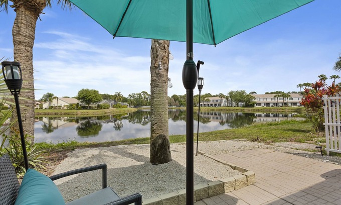 Sabal Harbour House | ⚓Lakefront townhome w/backyard paradise and amazing community amenities!⚓🐕🌅