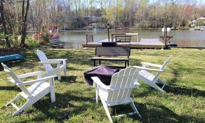 Locust Grove House | Lakefront w/ large yard and private dock in amenity-rich Lake of the Woods, VA