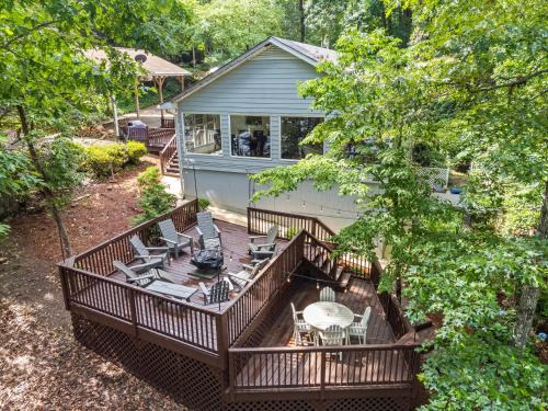 Toccoa House | Lakefront with Dock and Hot Tub!