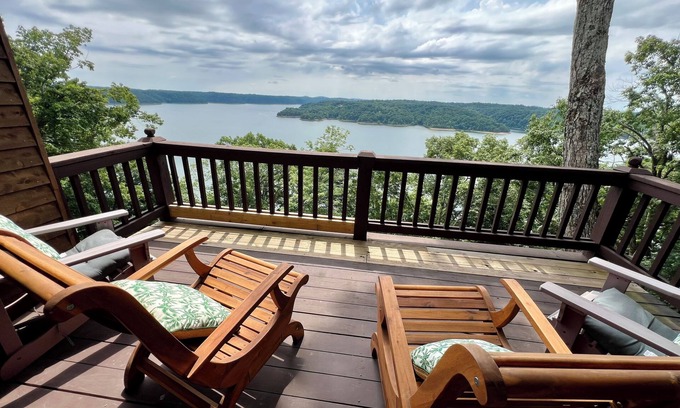 Nancy Cabin | Lakefront with Incredible Views! Pet Friendly & Hot Tub Overlooking the lake!