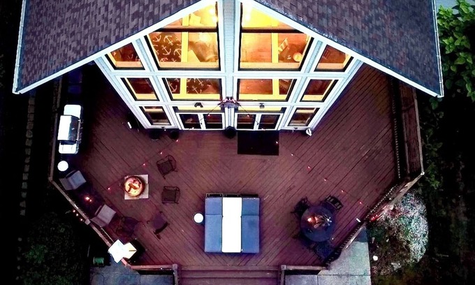Ingleside House | Lakehome🏡🌊Big View 👀 Monster Deck ✌🏼Fire Pits🔥 Boat Dock 🚤 Loft Office 👨🏻💻 Kayaks 🚣🏼♀️
