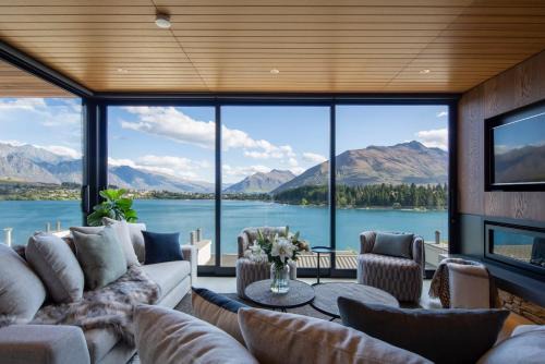 Queenstown Villa | Lakehouse 4- Free Parking- Walk To Town- Air Con