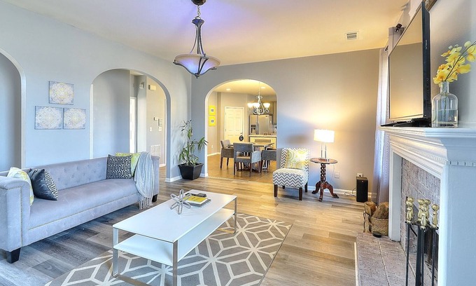 Conyers House | Lakehouse w/game room, movie projector, pool table, 20 mins to downtown ATL.