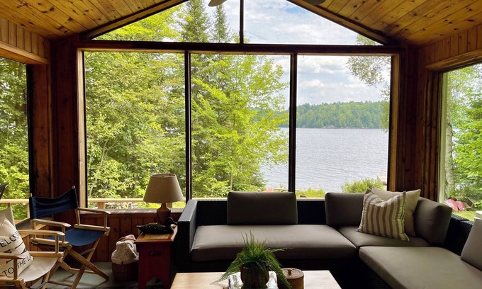 Dysart et al Cabin | LakeKabin - Waterfront Private Cottage/HotTub,Kayaks,Canoe,BBQ