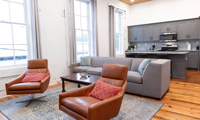Cartersville Apartment | Lakepoint View Cartersville Loft 7
