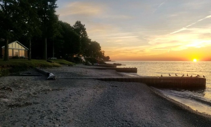 Madison-on-the-Lake House | LakePointe Shores #3 ~ 200 Feet Of Private Beach!