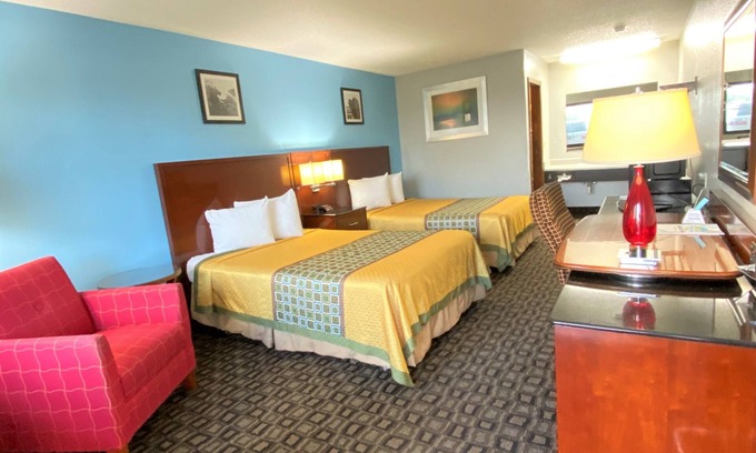 Warsaw Hotel | Lakes Inn