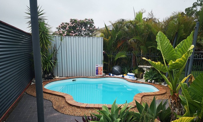 Gwandalan House | Lakes, ocean beaches, bush and tranquility. All a short trip from Sydney.