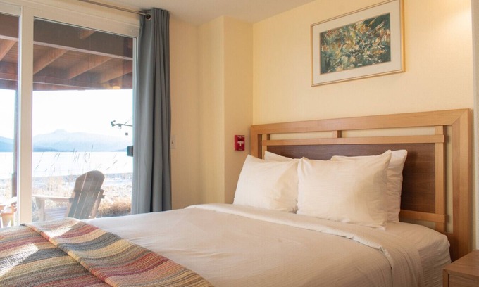 Homer Condo | Lakeshore Lodging Ocean Front Lodges