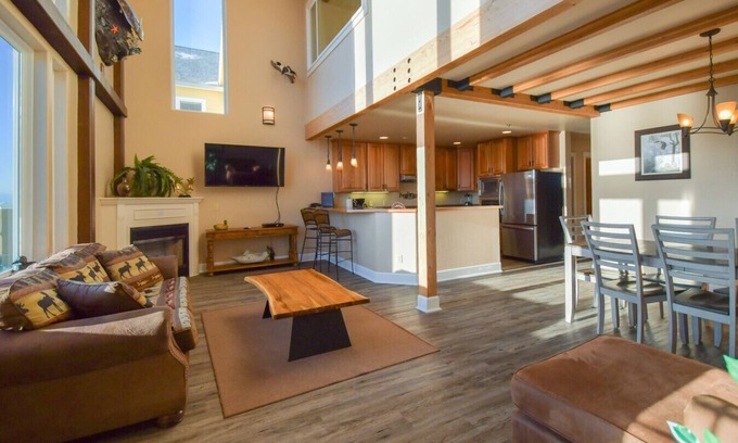 Homer Condo | Lakeshore Lodging Ocean Front Lodges