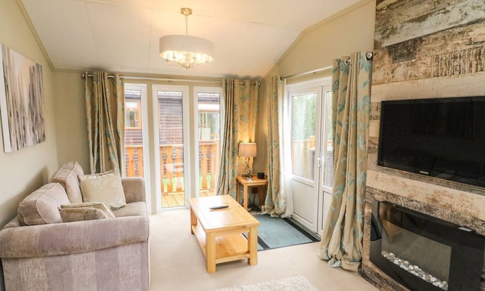 South Lakeland Leisure Village Cottage | Lakeside 12