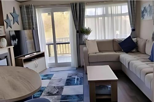 Paignton Resort | Lakeside-3 Bedrrom-Pet Friendly Premium Van