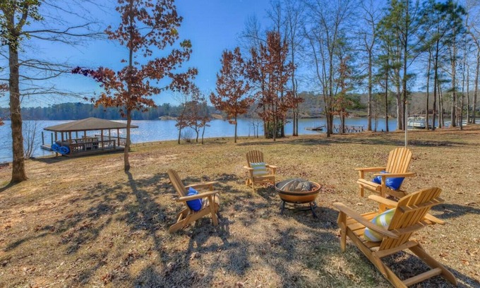 Prosperity House | Lakeside at Bedford - 5BR | 5BA| Waterfront