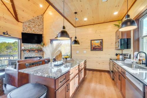 Sevierville House | Lakeside Bear Lodge