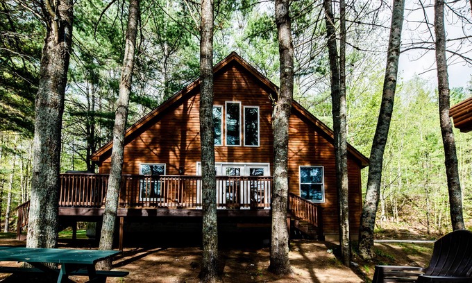 Caratunk Cabin | Lakeside cabin nestled along the shores of Wyman Lake.