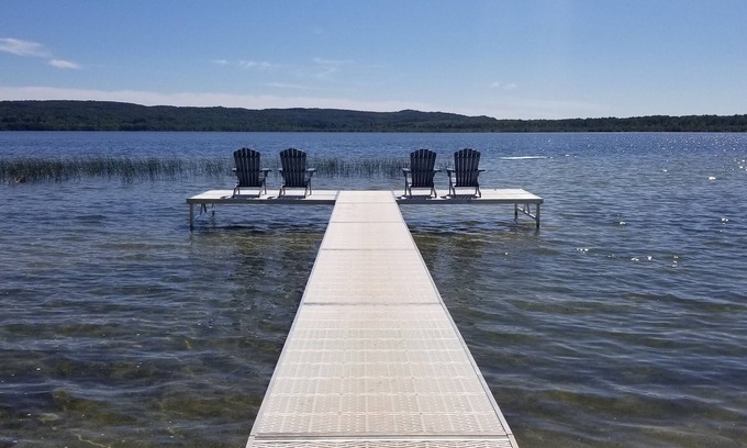 Frankfort Cottage | Lakeside Cottage #2, Waterfront on Upper Herring Lake, AC, Kayaks, SUPs, Rowboat