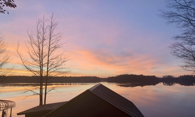 Three Lakes Cabin | Lakeside cottage great for a group. Boat parking included!