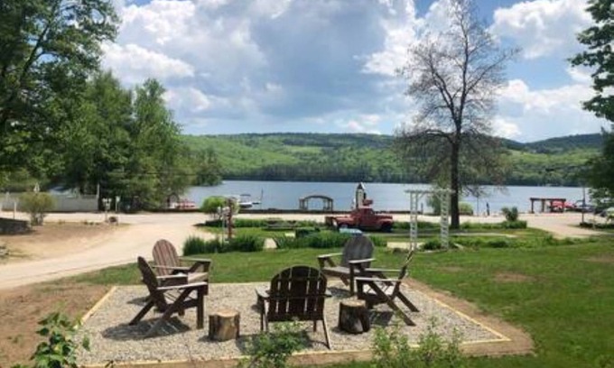 Ashland Cottage | Lakeside Cottage with Kitchen