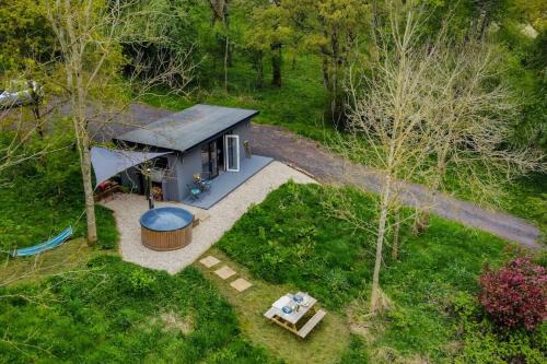 Pershore Cabin | Lakeside Eco Lodge- 'Heron'
