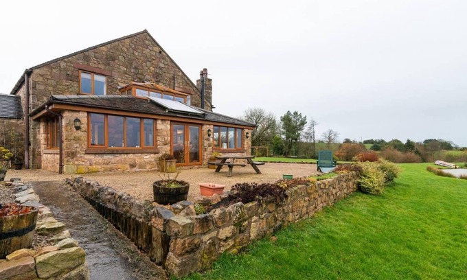 Endon Cottage | Lakeside Escape, stone countryside cottage