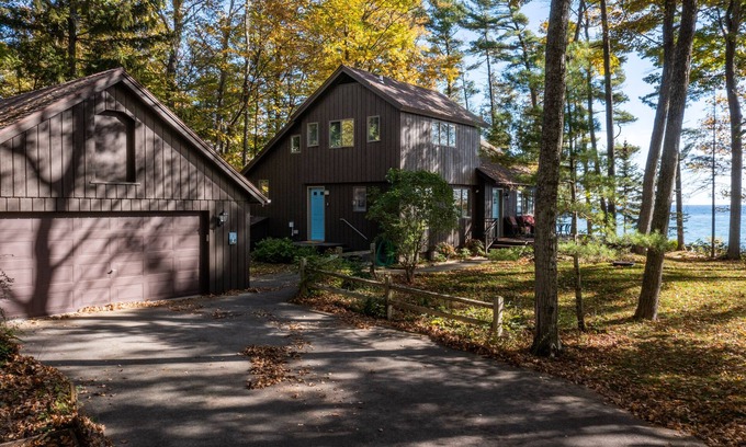 Gills Rock House | Lakeside Forest Retreat