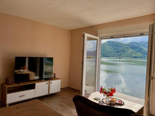 Karuc Apartment | Lakeside Harmony Apartment