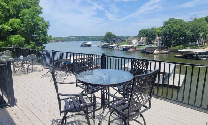 Linn Creek House | Lakeside HOLIDAY Getaway for the WHOLE family!