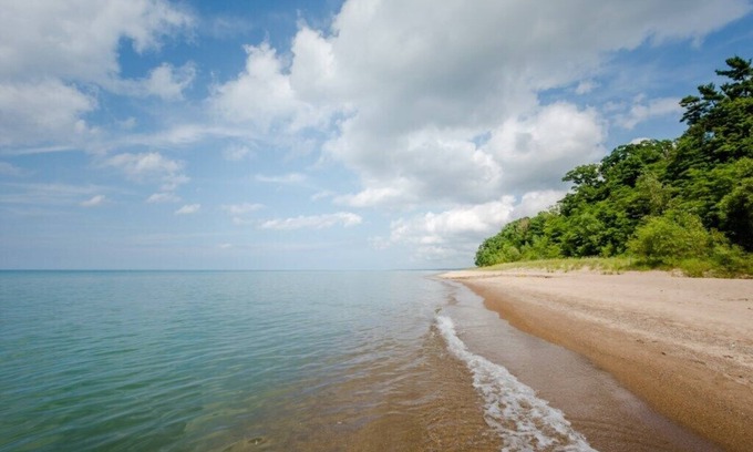 Lakeside House | LAKESIDE HOME CLOSE TO PRIVATE ASSOCIATION BEACH!