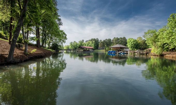 Barium Springs House | Lakeside Landing by AvantStay | Private Dock