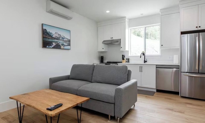 Youbou Apartment | Lakeside Living – New 1 Bedroom Retreat